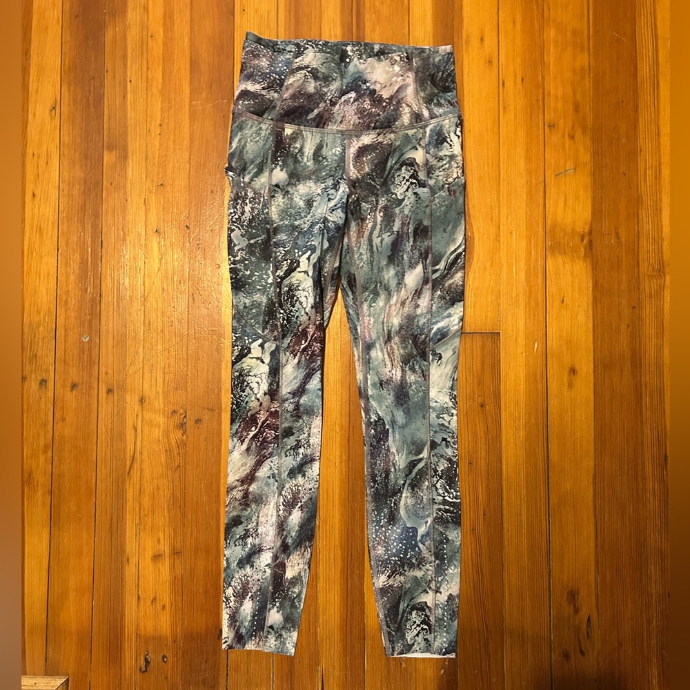 Lululemon tights Aussie edition size 4